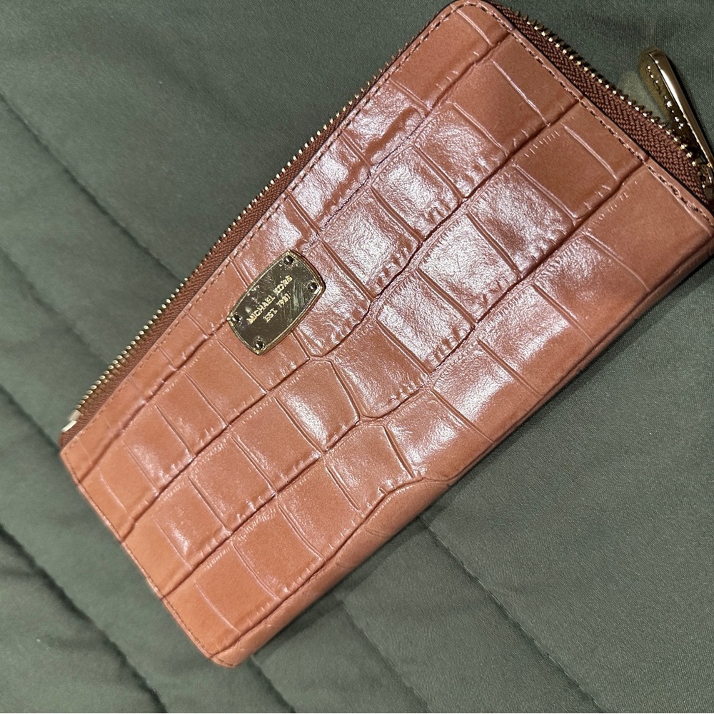 Michael Kors Bedford Large Three Quarter Zip Tan Croc-Embossed Leather Wallet